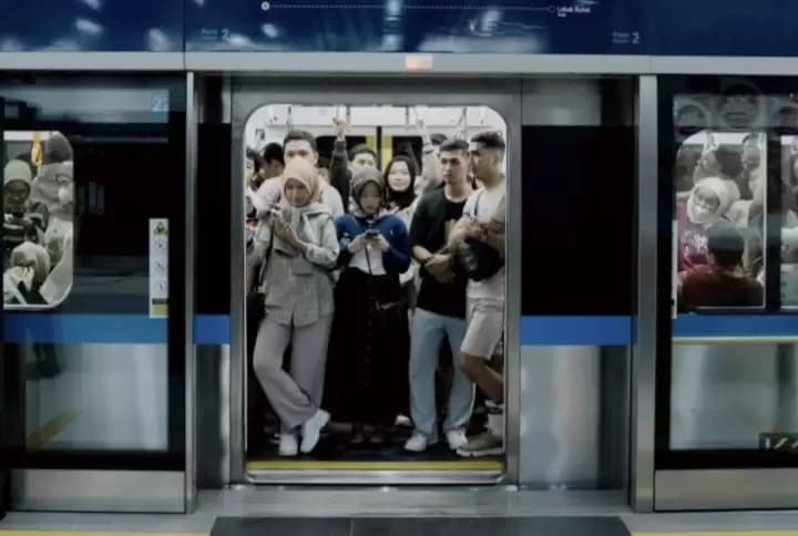 Penumpang MRT