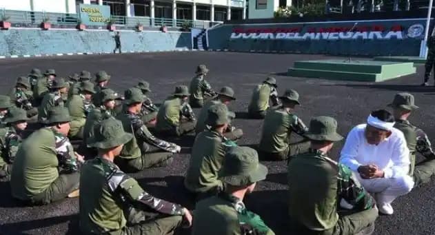 Program Barak Militer untuk Siswa