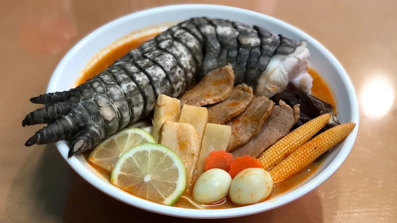 Restoran Taiwan Sajikan Ramen dengan Potongan Kaki Buaya, Tertarik Coba?
