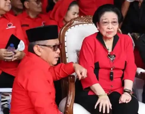 Sekjen PDIP Hasto dan Ketum PDIP Megawati