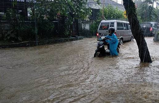 Waspada, Besok Hujan Lebat Berpotensi Banjir di 4 Proviinsi
