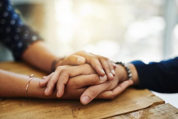Paling Peduli, 5 Zodiak Ini Suka Membantu Orang Lain