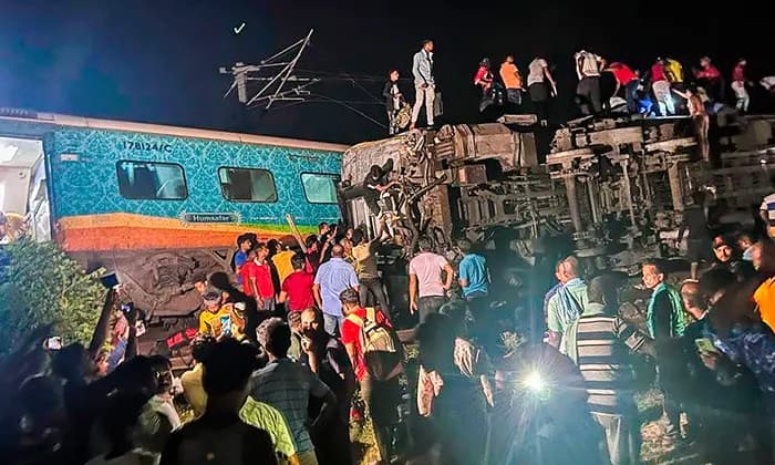Tabrakan Kereta di India: 207 Orang Tewas dan 900 Terluka