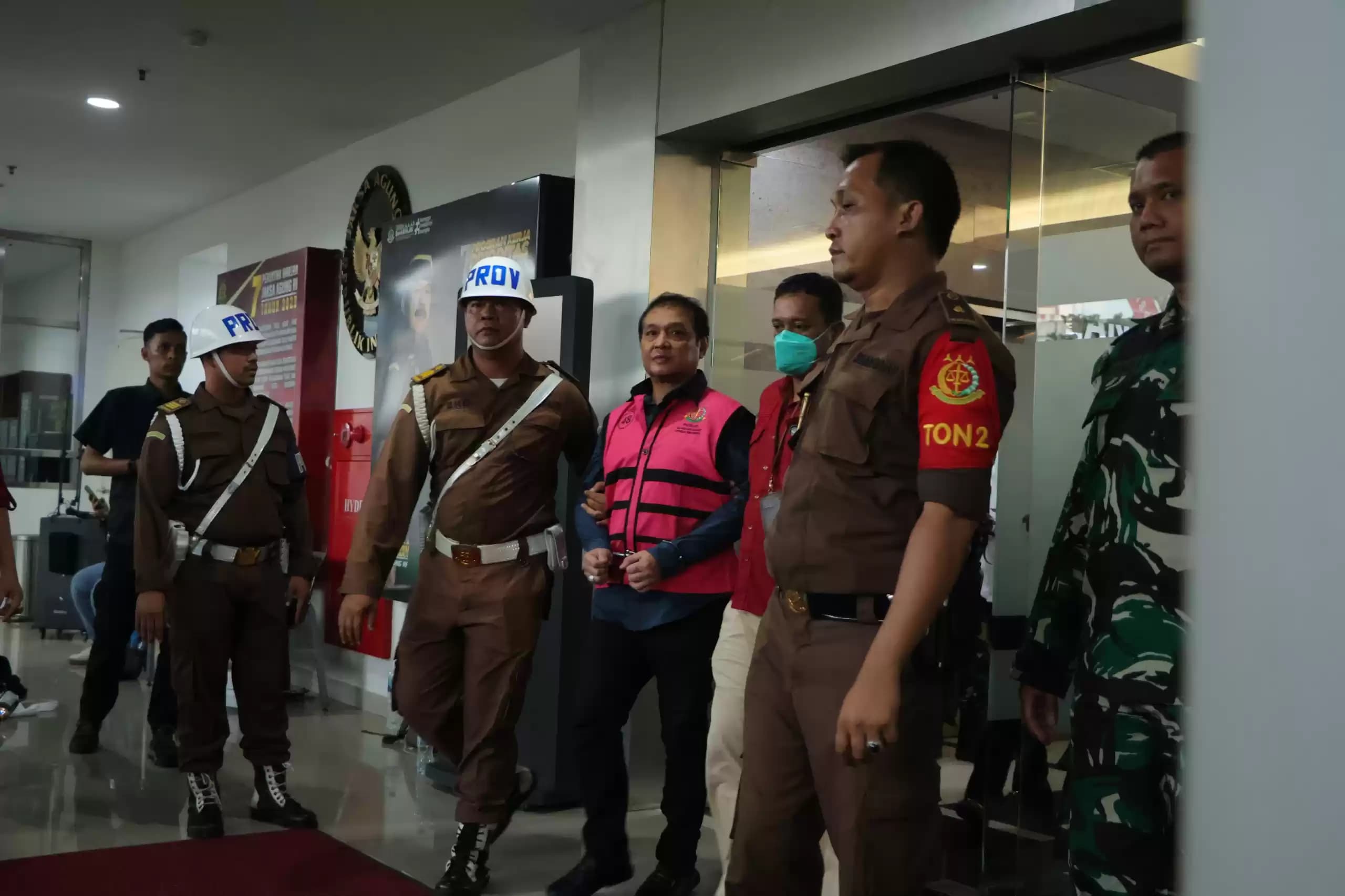 Tersangka Impor gula