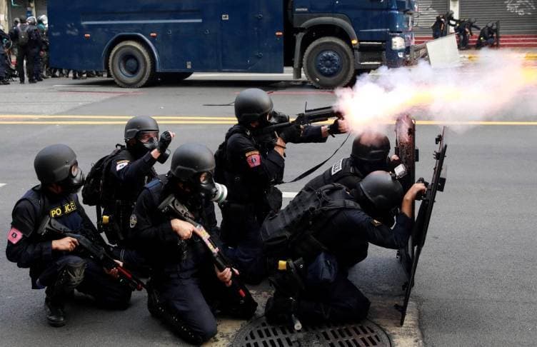 100 Polisi vs 1.000 Demonstran Thailand, Dihiasi Gas Air Mata dan Peluru Karet