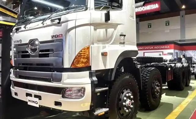 Truk Hino