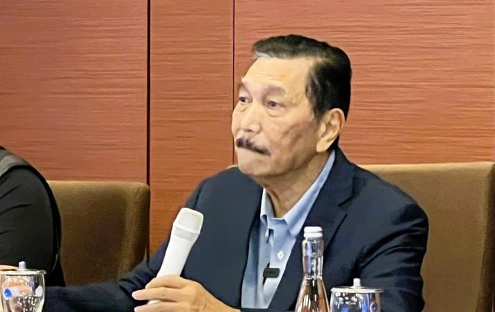 Luhut Minta Bupati Turun Tangan Jaga Kebersihan Danau Toba