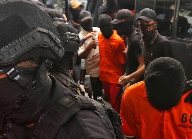 Densus 88 Polri Amankan 69 Tersangka Teroris Makassar dan Papua