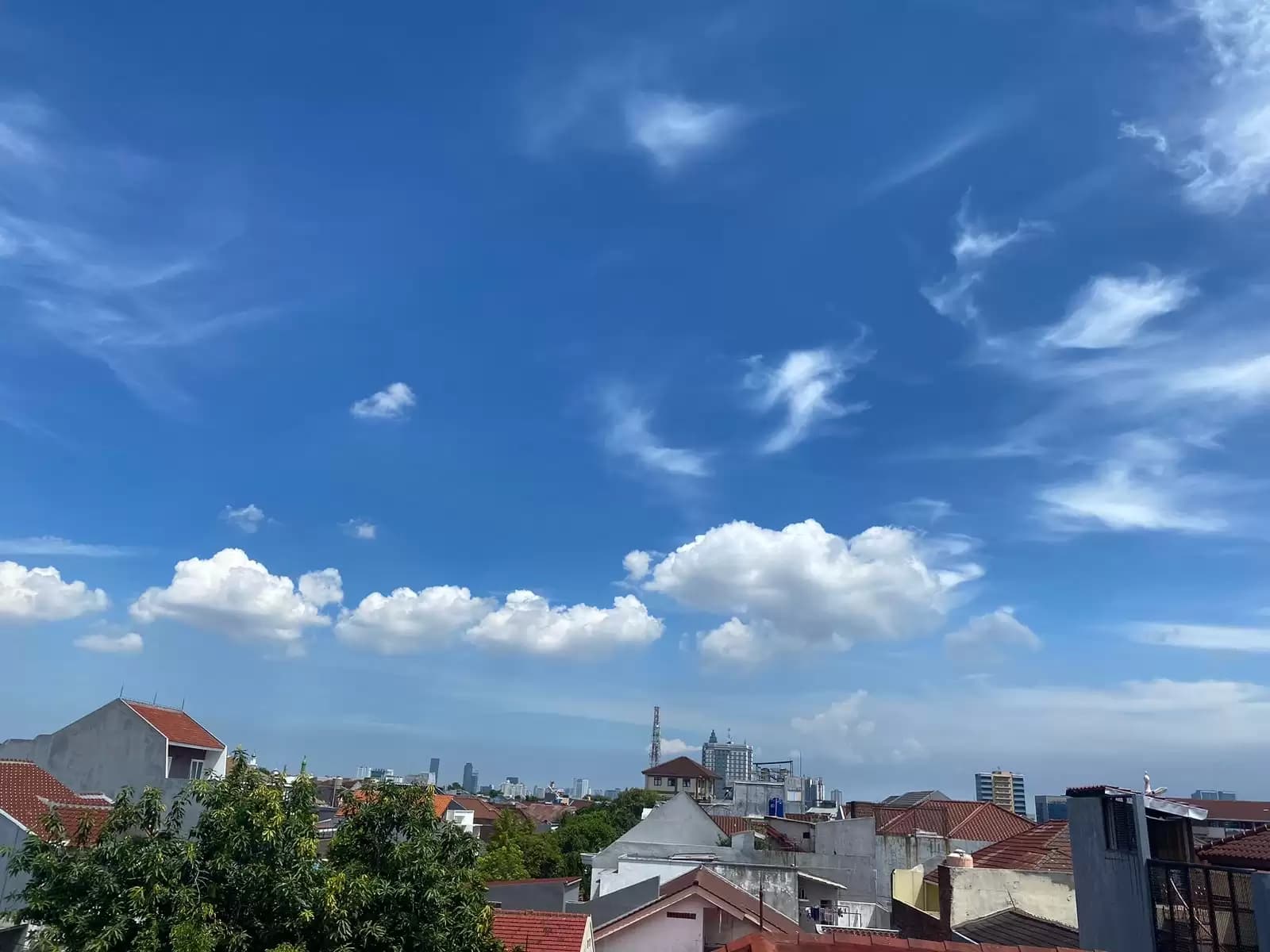 Cuaca Jakarta Cerah Berawan Kamis Pagi