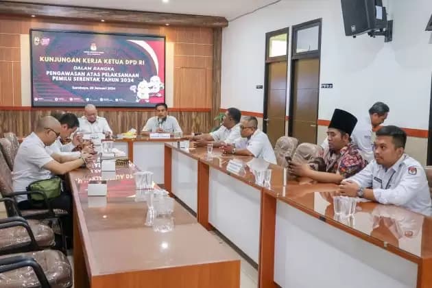 Kunjungi KPU Surabaya dan Sidoarjo, Ketua DPD RI Pantau Persiapan Pemilu