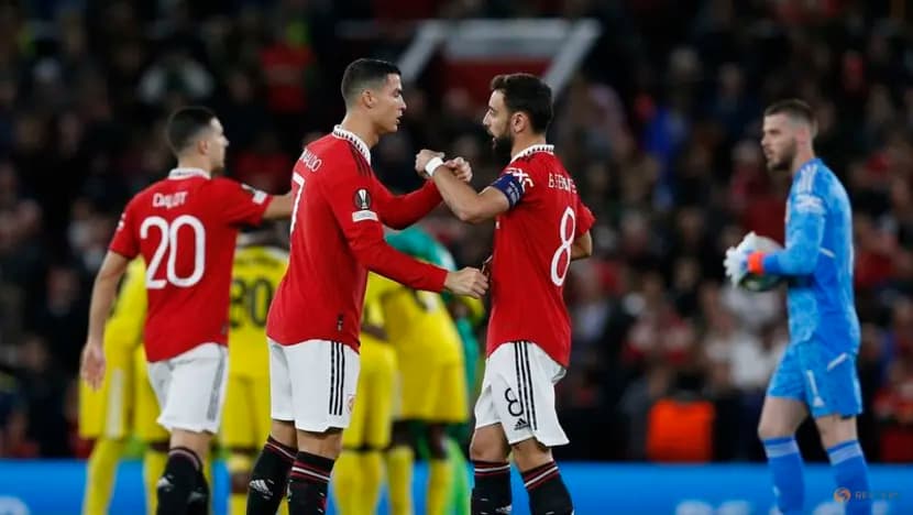 Jabat Tangan Canggung Bruno Fernandes dan Ronaldo, Begini Kata Joao Mario