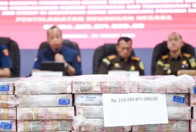 Kejati Kaltim Sikat Rp214 Miliar dari Skandal Lahan Transmigrasi, Uang Asing hingga Tas Mewah Ikut Disita
