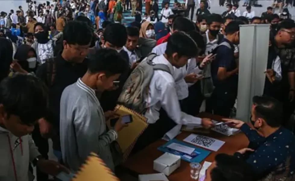 APINDO Ungkap 67% Perusahaan Tak Berniat Rekrut Pegawai Baru