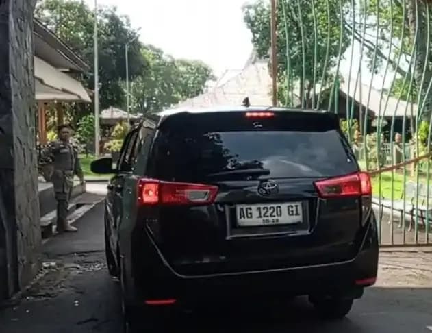 KPK Sapu Bersih Tulungagung, Pendapa Bupati Digerebek dan Semua Ponsel Disita