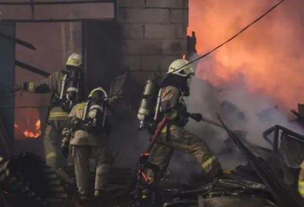 Gedung Kemendagri Dilalap Api, Dua Pegawai Terluka