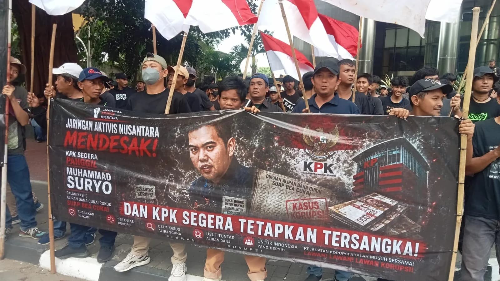 Sudah Terlalu Lama Lolos, Aktivis Desak KPK Tahan Pengusaha M Suryo