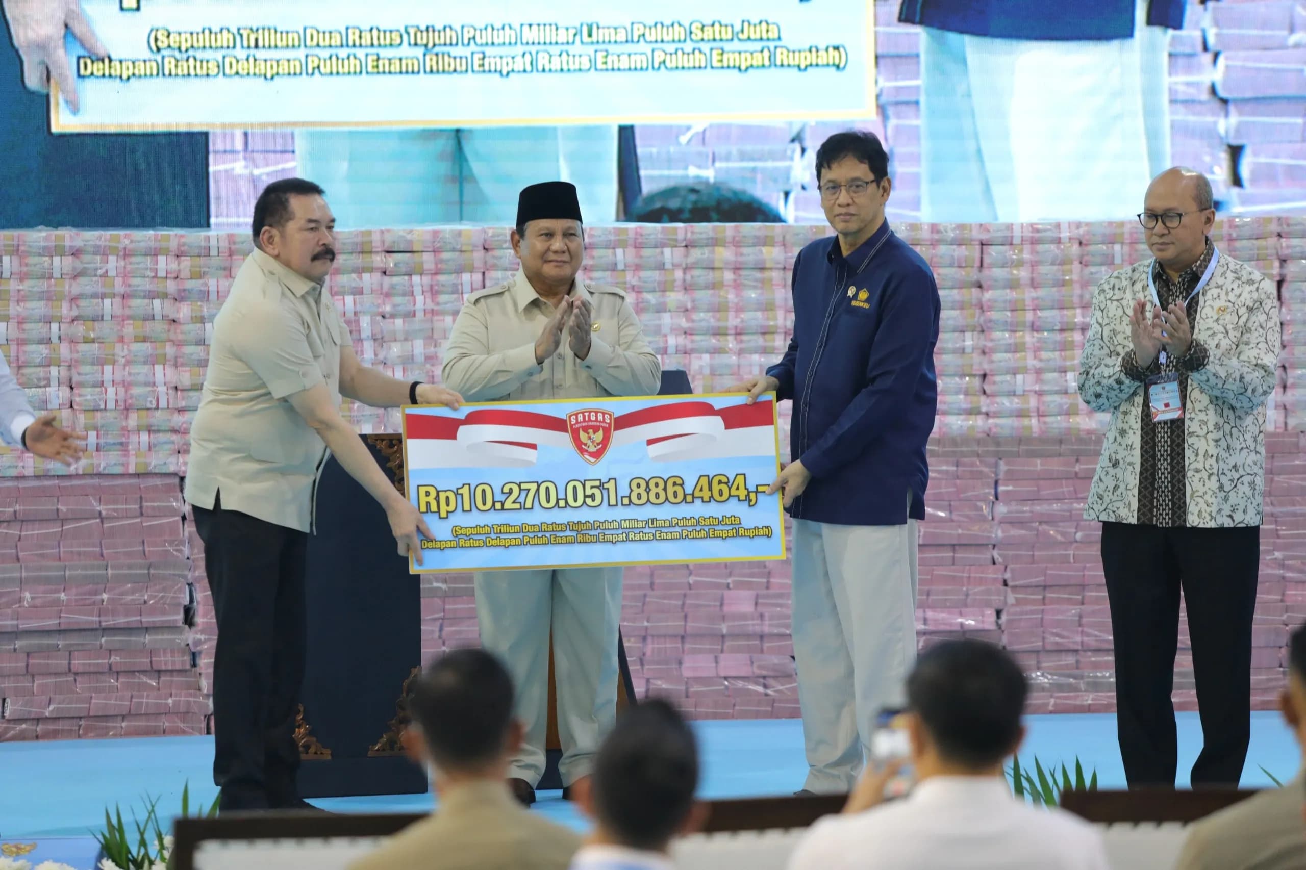 Satgas PKH menyerahkan Rp10,2 triliun ke kas negara dan merebut kembali jutaan hektare kawasan hutan. Presiden Prabowo dan Jaksa Agung ST Burhanuddin menegaskan perang terhadap mafia sumber daya alam dan kebocoran kekayaan negara. (Foto: Dok MI)