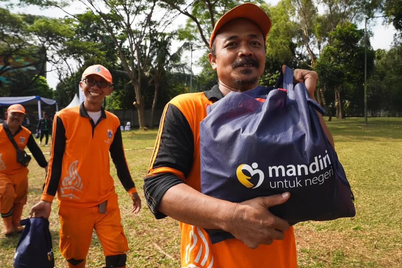 Momentum Kebangkitan Nasional, Bank Mandiri Salurkan 28.000 Paket Sembako untuk Masyarakat