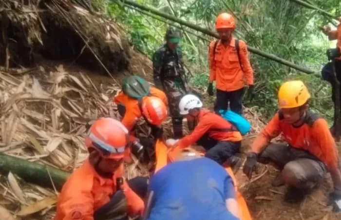 Longsor Curug Cileat Subang, Dua Korban Hilang Ditemukan Tak Bernyawa