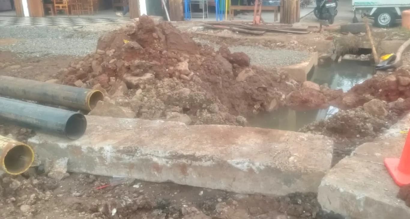 Proyek Pedestrian Pemkot Bekasi Ganggu Pasokan Air Bersih Warga