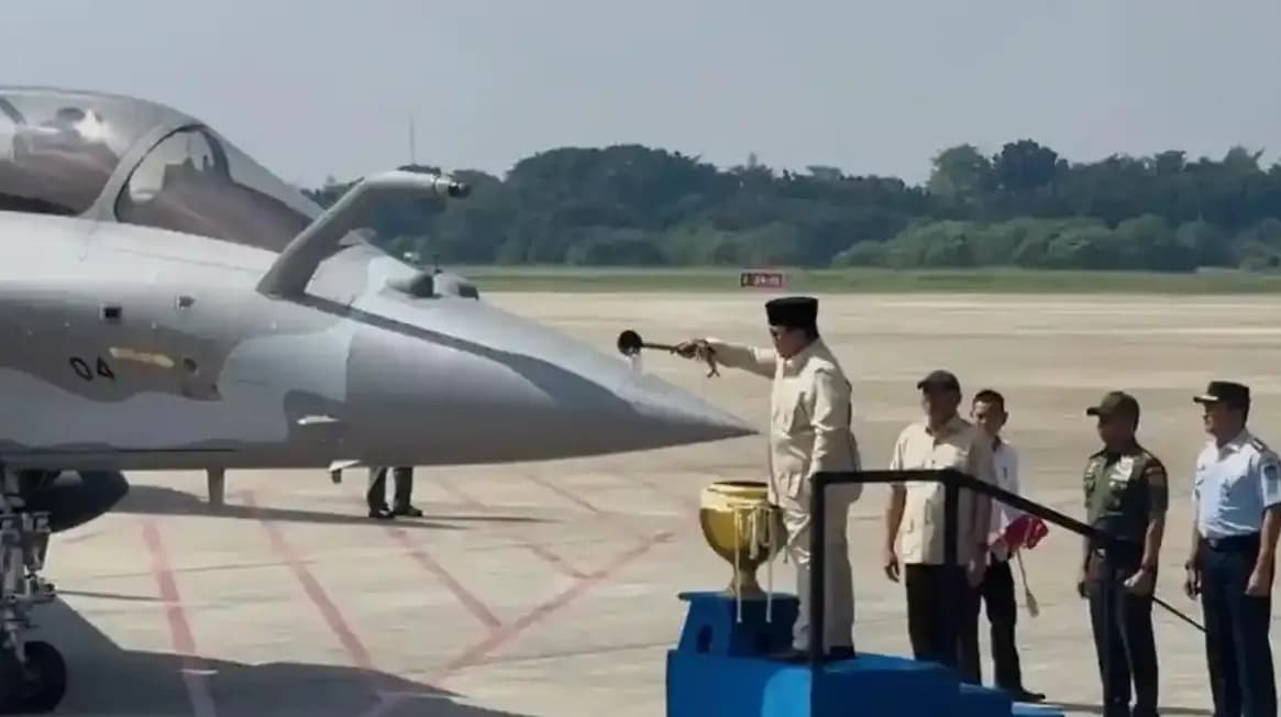 Prabowo Serahkan 6 Jet Tempur Rafale hingga Rudal Meteor ke TNI