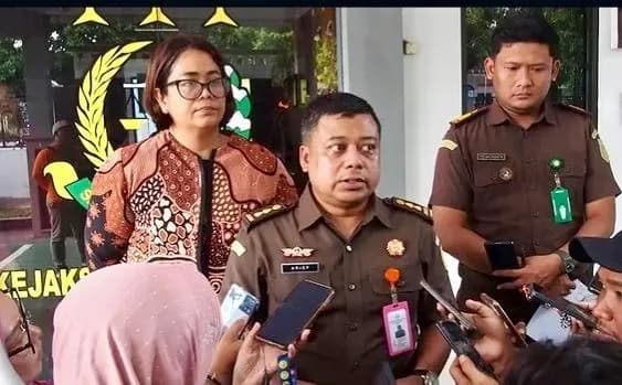 Kejari Blitar Tahan Eks Direktur BPR Kota Blitar, Dugaan Kredit Bermasalah Rugikan Negara Ratusan Juta