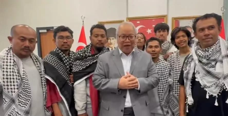 Sembilan WNI Relawan Global Sumud Flotilla Tiba di Turki, Siap Dipulangkan ke Indonesia