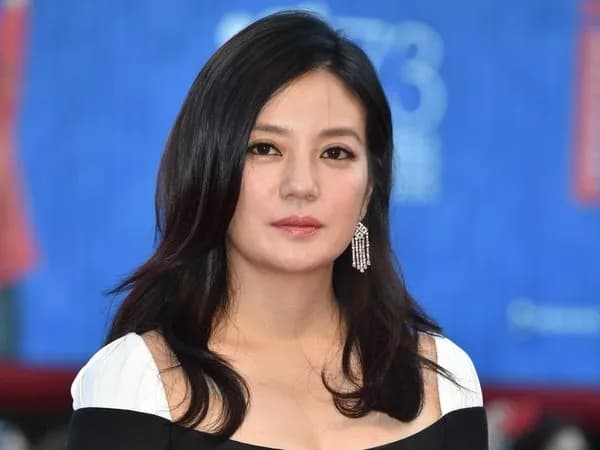 Muncul Lagi Setelah 5 Tahun 'Diblacklist', Vicky Zhao Kembali Jadi Sorotan Publik