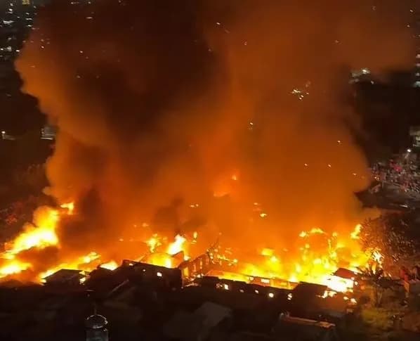Kebakaran di Pasar Jiung Kemayoran, 250 Bangunan Ludes