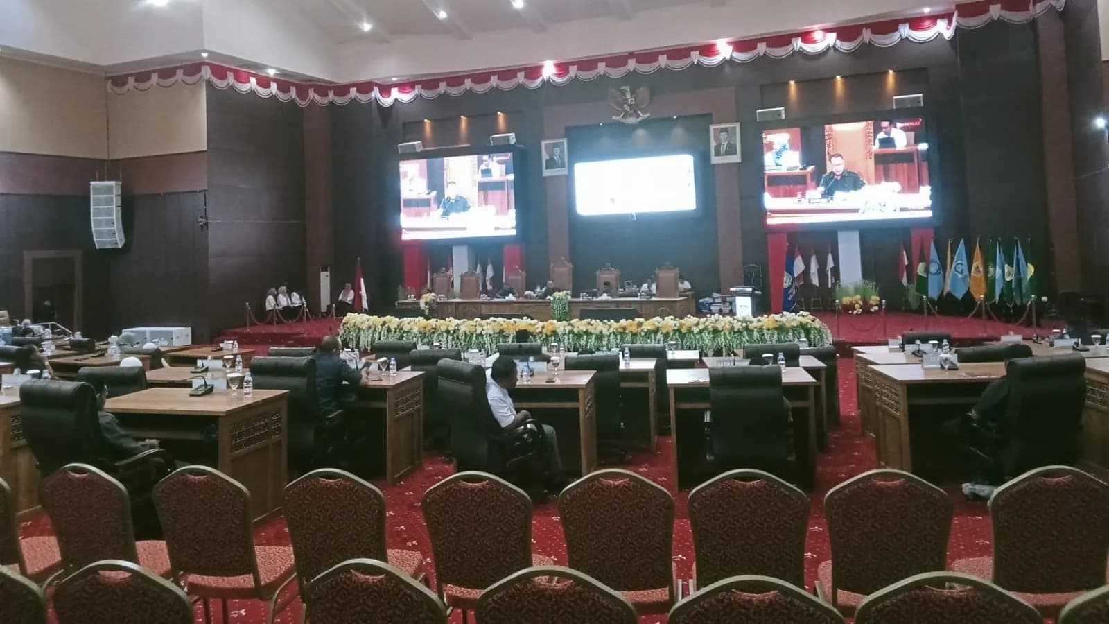Puluhan Anggota DPRD Malut Malas Ikut Rapat Paripurna