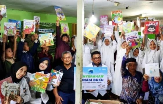 PNM dan Kompas Gramedia Salurkan 2.700 Buku, Nyalakan Semangat Literasi Anak Pelosok