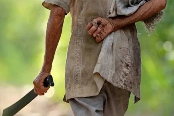 Pria Diduga ODGJ Bacok Tetangga di Bogor, Korban Dilarikan ke Rumah Sakit