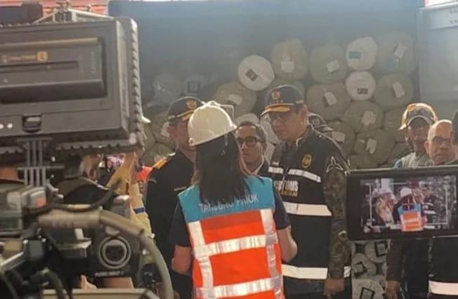 Sidak ke Tanjung Priok, Purbaya Temukan Ribuan Kontainer Menumpuk