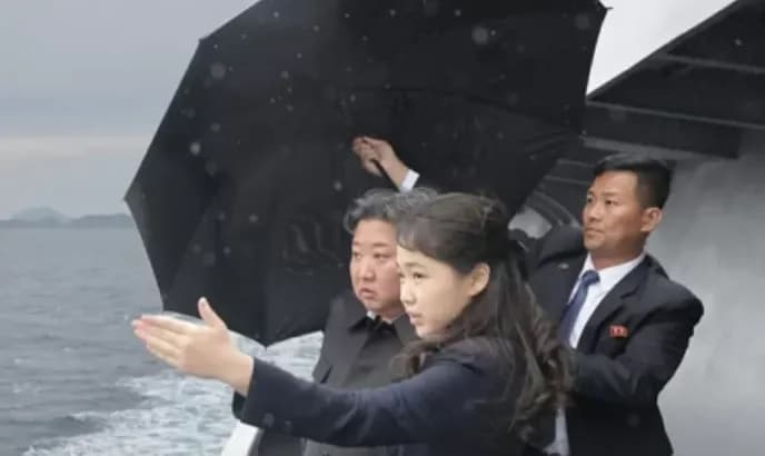 Kim Jong-un Perintahkan Bangun Kapal Perusak Raksasa dan Senjata Bawah Air Rahasia