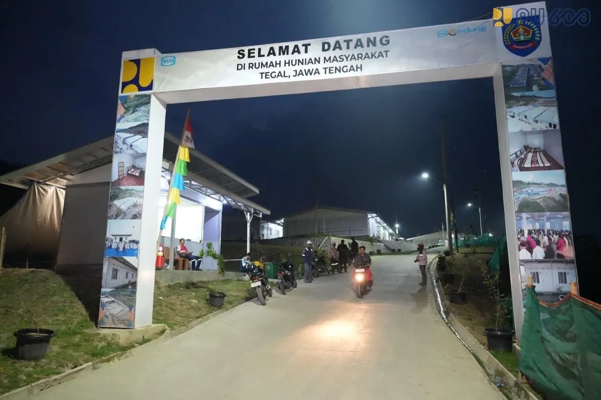 Mitigasi Risiko, Menteri PU Pantau Huntara Tegal