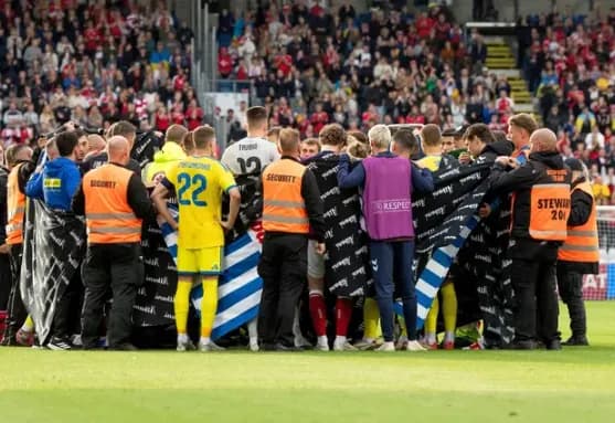Christian Eriksen Kolaps Saat Bela Denmark, Laga Kontra Ukraina Dihentikan