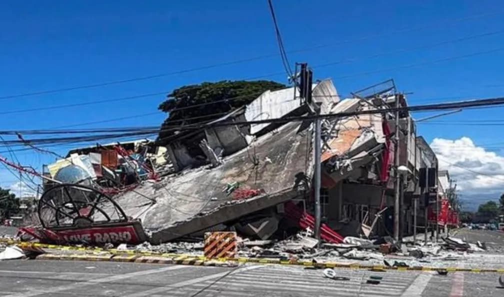 Gempa M 7,8 Guncang Filipina, 15 Orang Tewas dan Ratusan Luka-luka