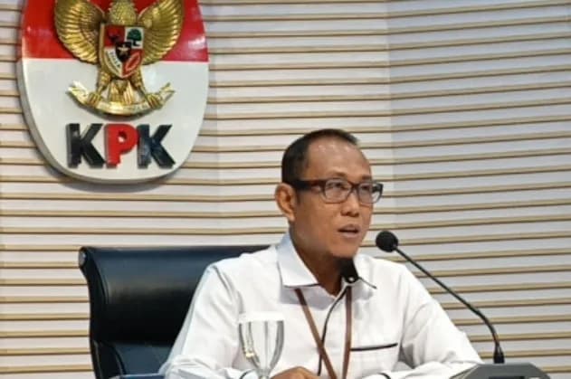 KPK Tahan Direktur Maktour dan Eks Ketum Kesthuri, Tersangka Baru Korupsi Kuota Haji!