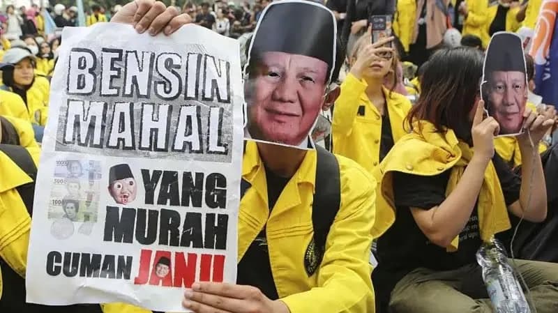 Di Tengah Gelombang Protes Mahasiswa UI, Jarak Politik Prabowo-Gibran Menjadi Sorotan