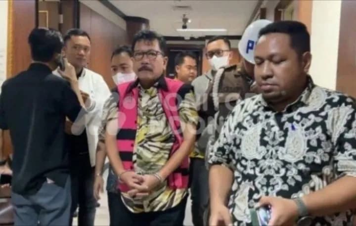 Zarof Ricar Memang Sakti: Setahun Jadi Tersangka, Kasus TPPU Rp915 Miliar Hilang di Kejagung!