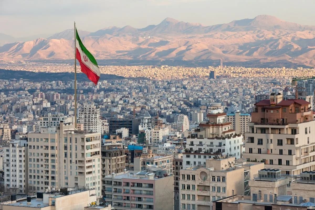 Warga Iran Turun ke Jalan, Tolak Perjanjian Damai dengan Amerika Serikat
