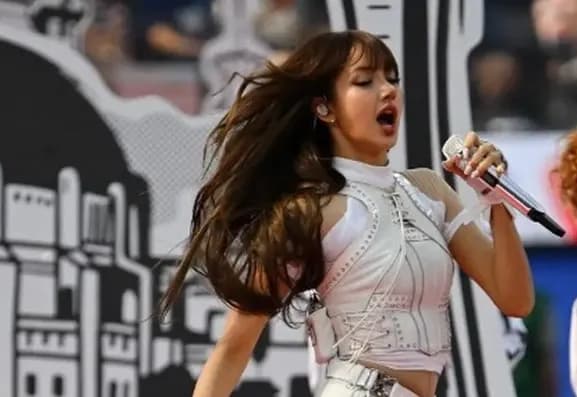 Penampilan Lisa di Piala Dunia 2026 Jadi Sorotan, Rumor Operasi Plastik Mencuat