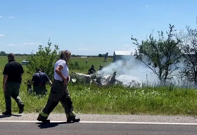 Di Missouri Pesawat Pembawa Penerjun Payung Jatuh, 12 Orang Tewas
