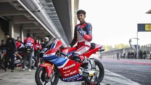 Kiandra Ramadhipa Kibarkan Merah Putih di Portugal, Pembalap 16 Tahun Indonesia Juara Moto3 Junior