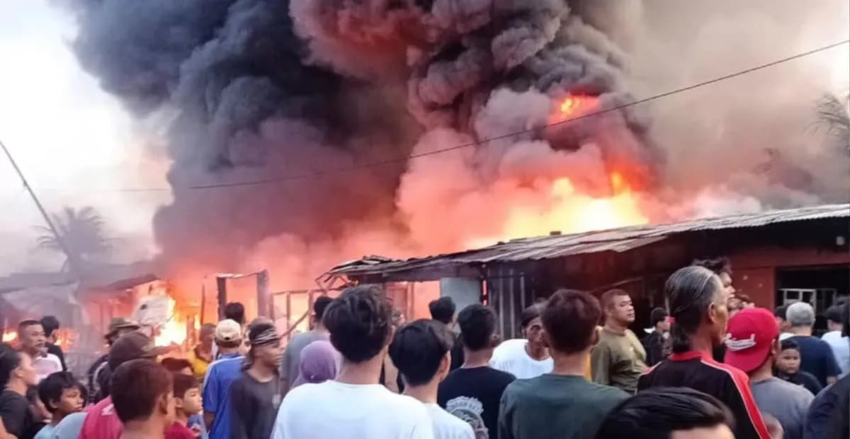 Korsleting Laundry Picu Kebakaran Hebat di Depok, Tujuh Kios dan Lapak Ludes Dilalap Api
