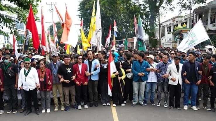 Minta Pendidikan Gratis dan Stop MBG, Ratusan Mahasiswa Unjuk Rasa di Lampung