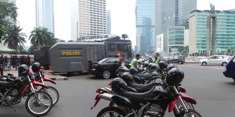 Polisi Kerahkan Kendaraan Taktis dan Brimob di Bundaran HI, Antisipasi Gelombang Demo