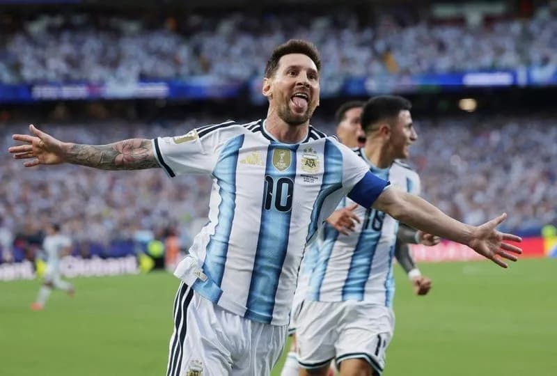 Messi Menggila! Hattrick Perdana di Piala Dunia Antar Argentina Bungkam Aljazair 3-0