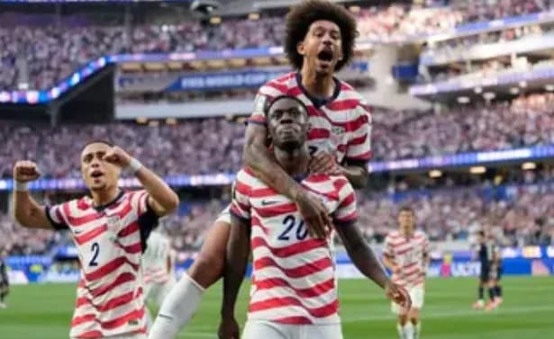 Amerika Serikat Melaju ke 32 Besar! Australia Tumbang 0-2 di Hadapan Tuan Rumah