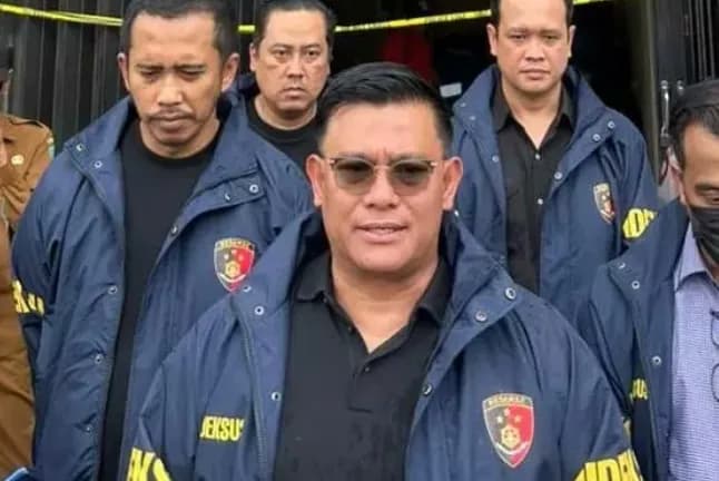 Bareskrim Resmi Tahan Eks Petinggi OJK terkait Kasus Fraud Dana Syariah Indonesia
